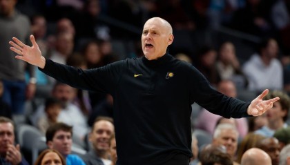 那个会开飞机的音乐家，终于成为NBA千胜教头